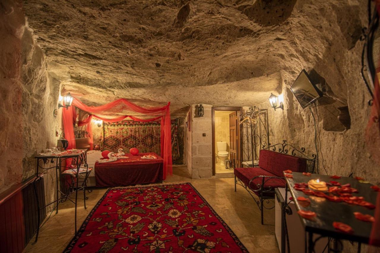 Guzelyurt Cappadocia Antique Gelveri Cave Hotel מראה חיצוני תמונה