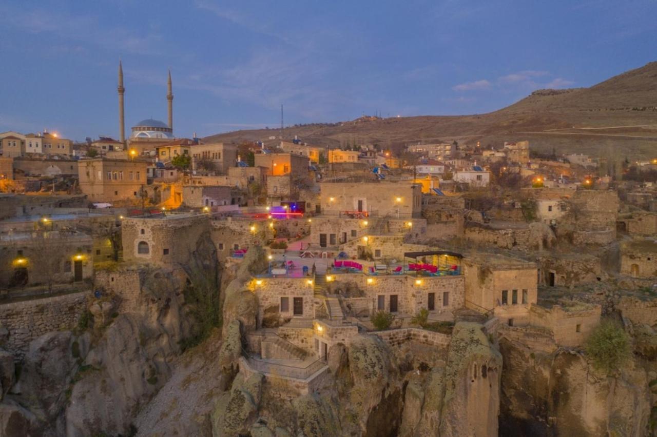 Guzelyurt Cappadocia Antique Gelveri Cave Hotel מראה חיצוני תמונה