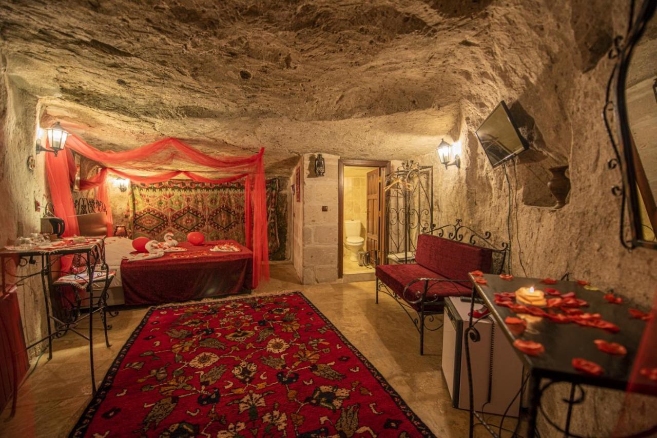 Guzelyurt Cappadocia Antique Gelveri Cave Hotel מראה חיצוני תמונה